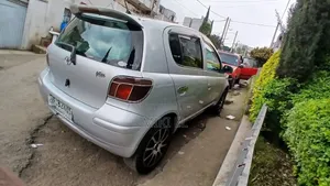Toyota Vitz 1.0 FWD 5dr 2004 Silver