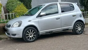 Toyota Vitz 1.0 FWD 5dr 2004 Silver