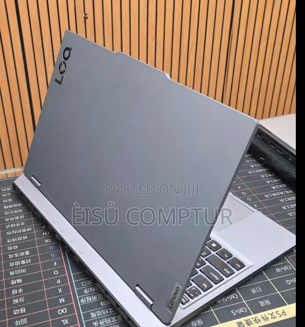 New Laptop Lenovo LOQ 15ARP9 8GB Intel Core i5 SSD 512GB