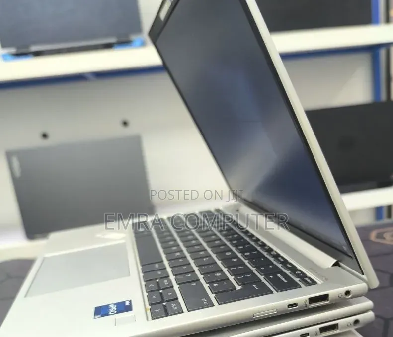 New Laptop HP EliteBook 830 G9 16GB Intel Core i5 SSD 512GB