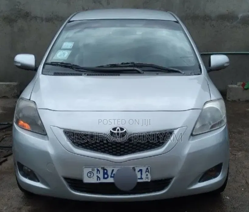 Toyota Yaris 2010 Silver