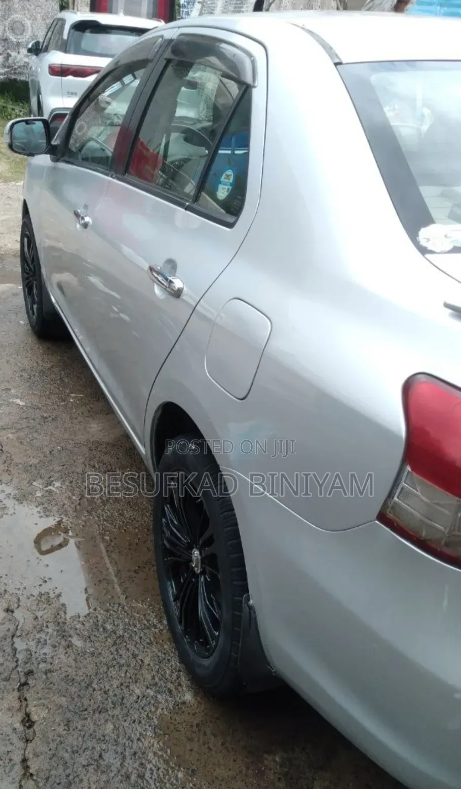 Toyota Yaris 2010 Silver
