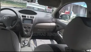Toyota Yaris 2010 Silver