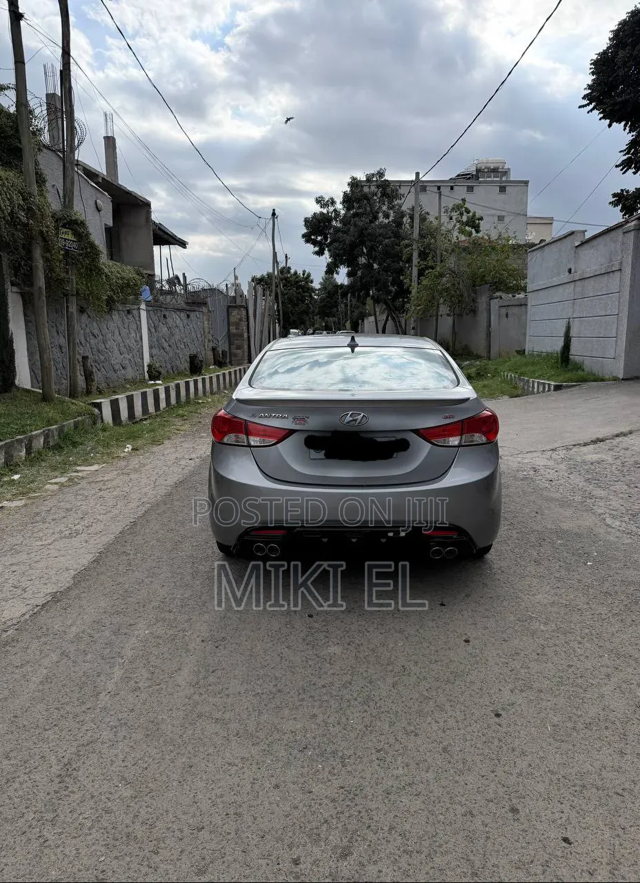 Hyundai Avante 2015 Silver