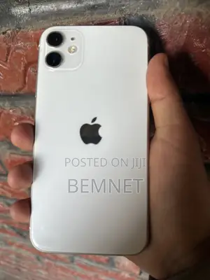 Apple iPhone 11 64 GB White