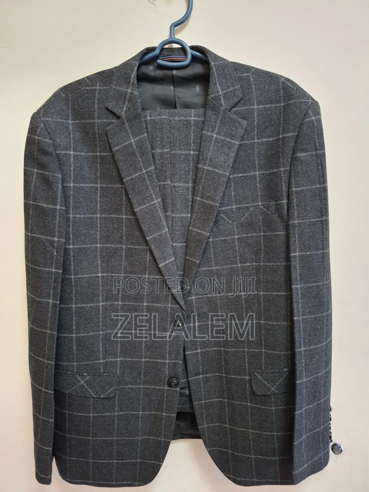 Suit የወንድ መሉ ልብስ ሱፍ