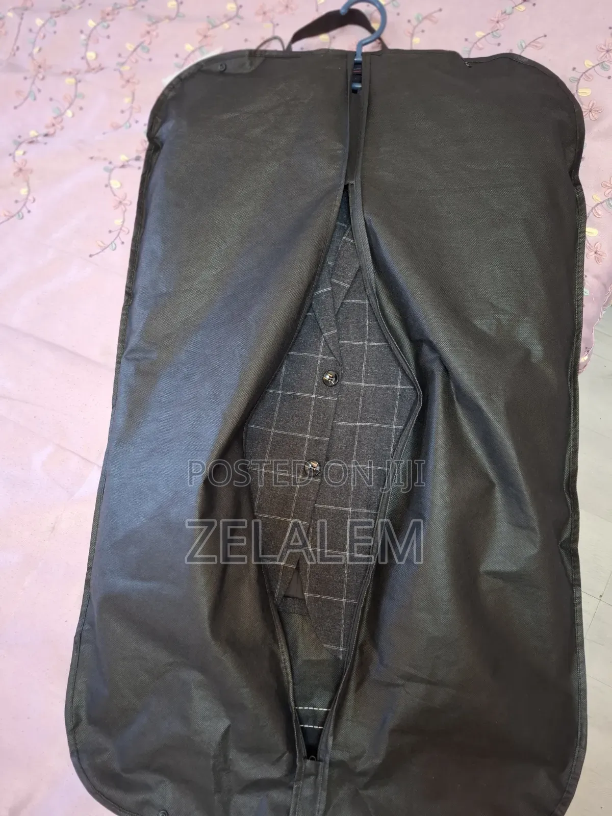 Suit የወንድ መሉ ልብስ ሱፍ