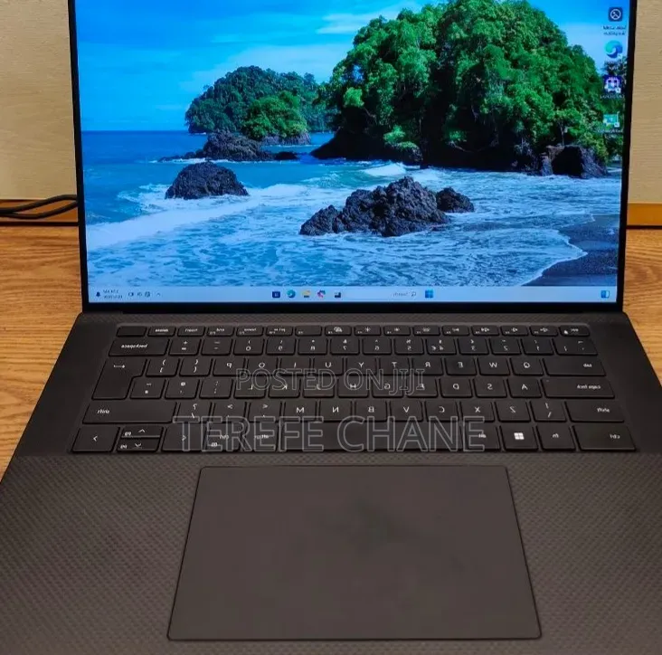New Laptop Dell Precision 5570 16GB Intel Core i7 SSD 512GB