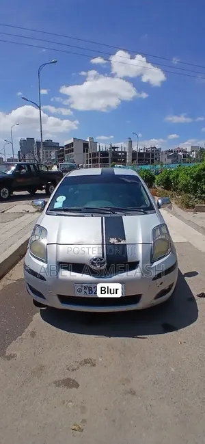 Toyota Yaris 2010 Silver