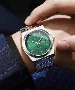 Irlandy Quartz Business-Style Men's Wristwatch