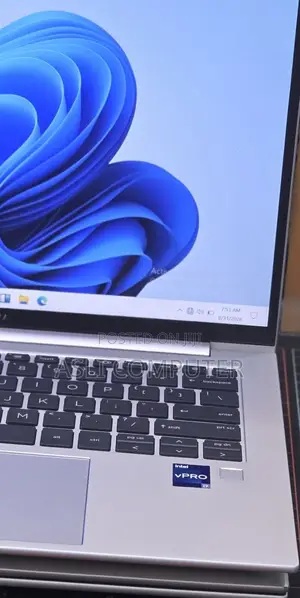 New Laptop HP EliteBook 840 G10 16GB Intel Core i7 SSD 512GB