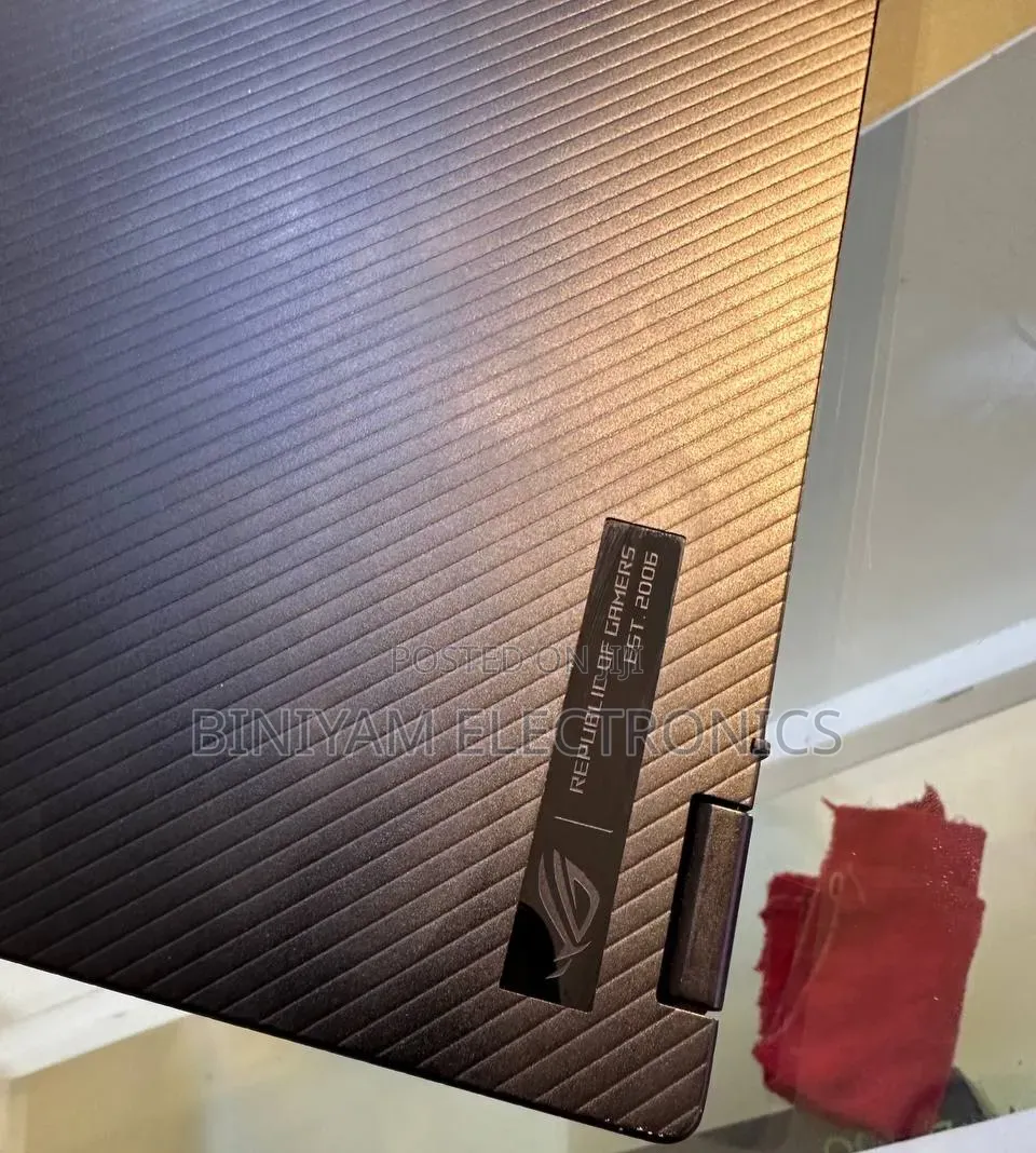 New Laptop Asus ROG Strix G15 16GB AMD Ryzen 9 SSD 512GB