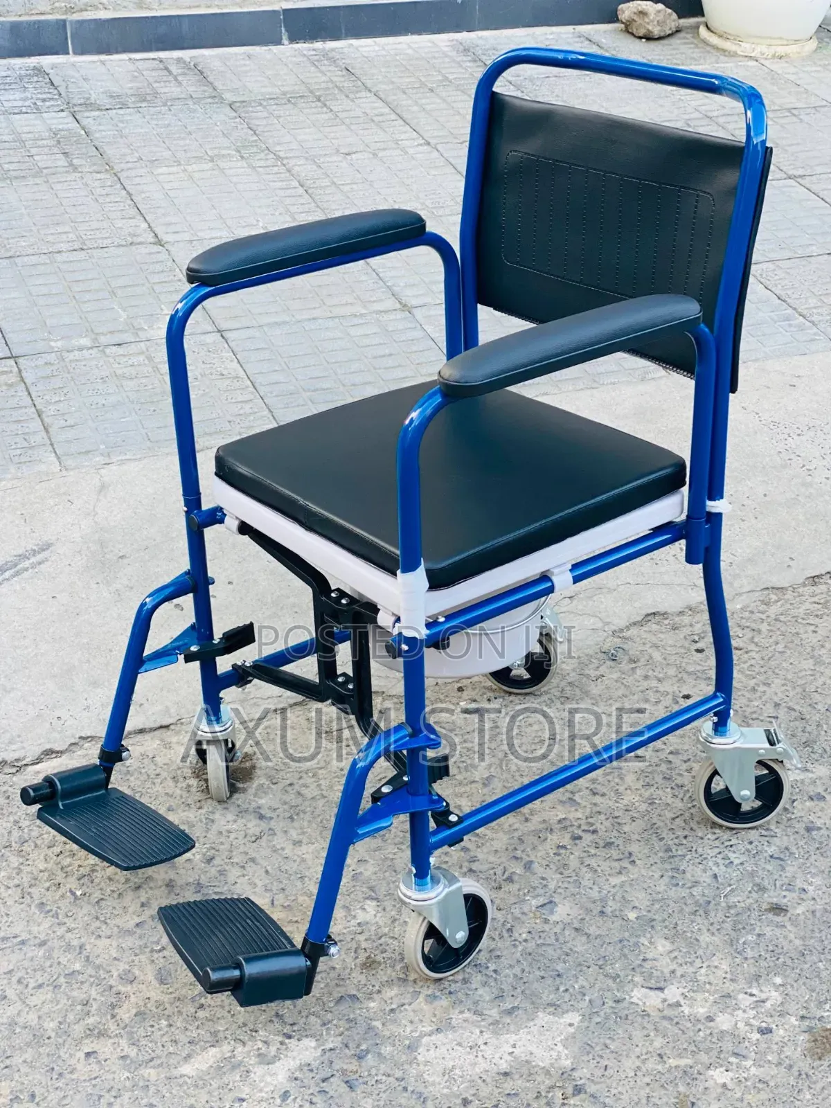 Commode Chair Wheelchair — ኮማድ ቼር ዊልቸር
