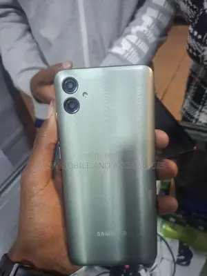Samsung Galaxy F04 64 GB