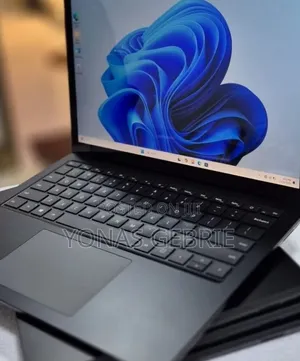 New Laptop Microsoft Surface 16GB Intel Core i7 SSD 256GB