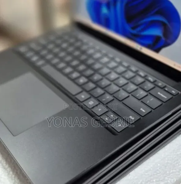 New Laptop Microsoft Surface 16GB Intel Core i7 SSD 256GB
