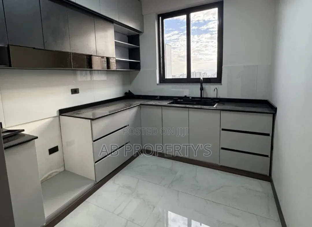 Furnished 2bdrm Apartment in ቦሌ መድኃኒዓለም, Bole for sale
