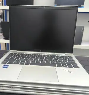 New Laptop HP EliteBook 830 G9 16GB Intel Core i5 SSD 512GB