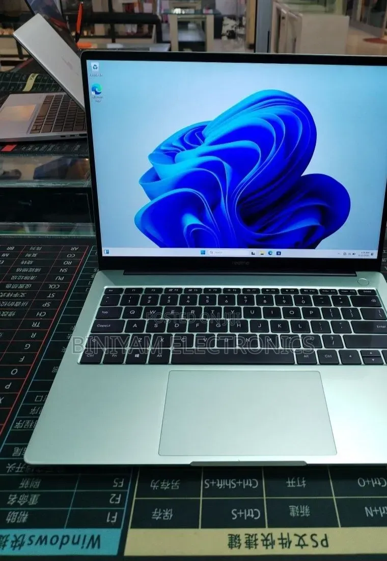 New Laptop 16GB Intel Core i5 SSD 512GB