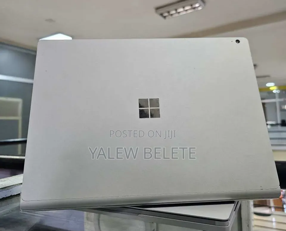New Laptop Microsoft Surface Book 2 16GB Intel Core i7 SSD 256GB