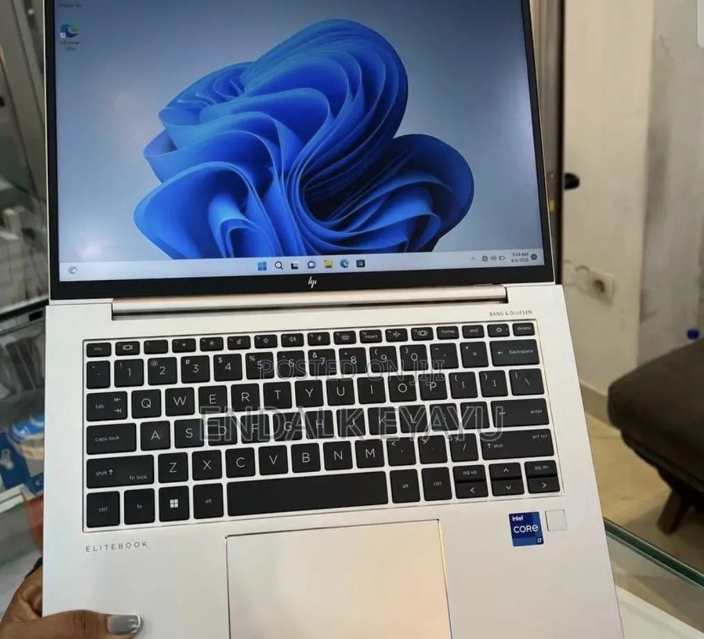 New Laptop HP EliteBook 840 G9 16GB Intel Core i7 SSD 512GB