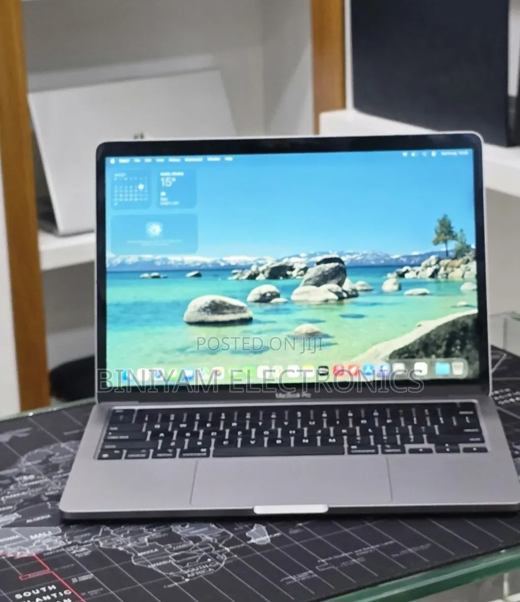 New Laptop Apple MacBook Pro 2022 M2 16GB Apple M2 SSD 256GB
