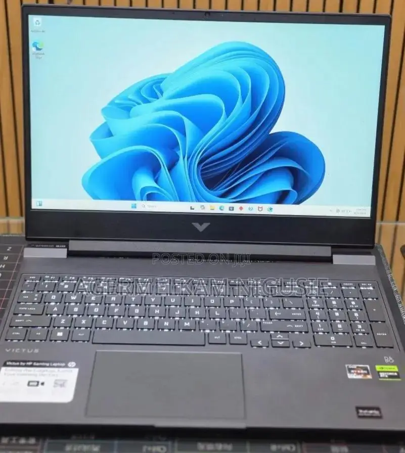 New Laptop HP Victus 15 16GB AMD Ryzen 7 SSD 512GB