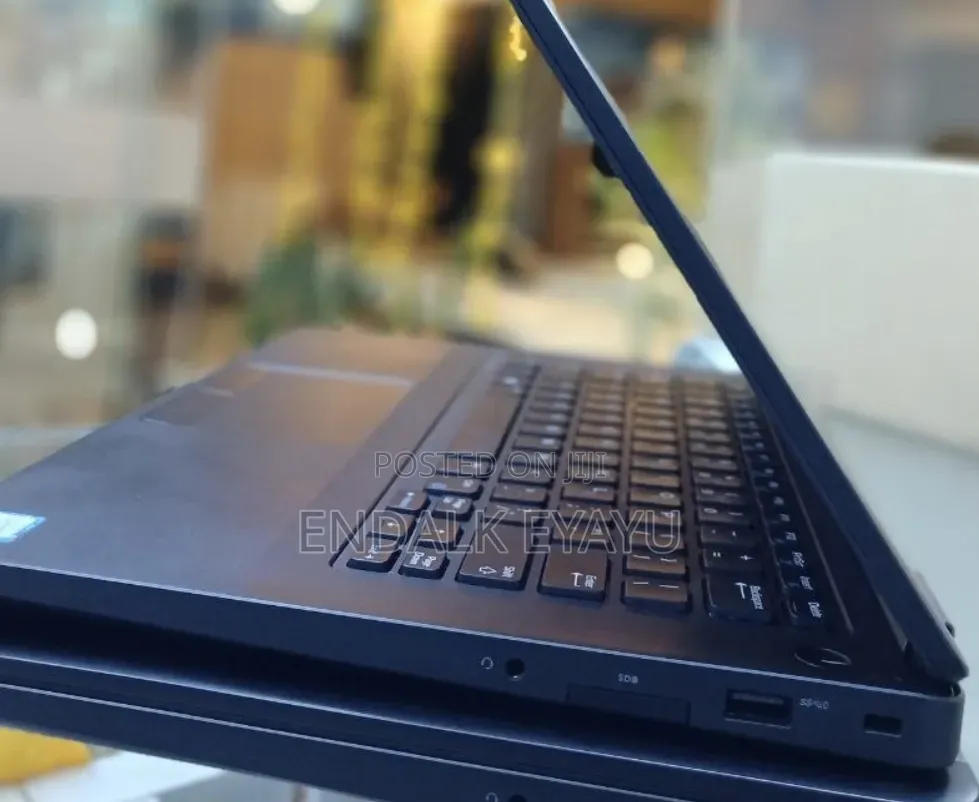 New Laptop Dell Latitude 14 E5470 4GB Intel Core i3 SSD 128GB