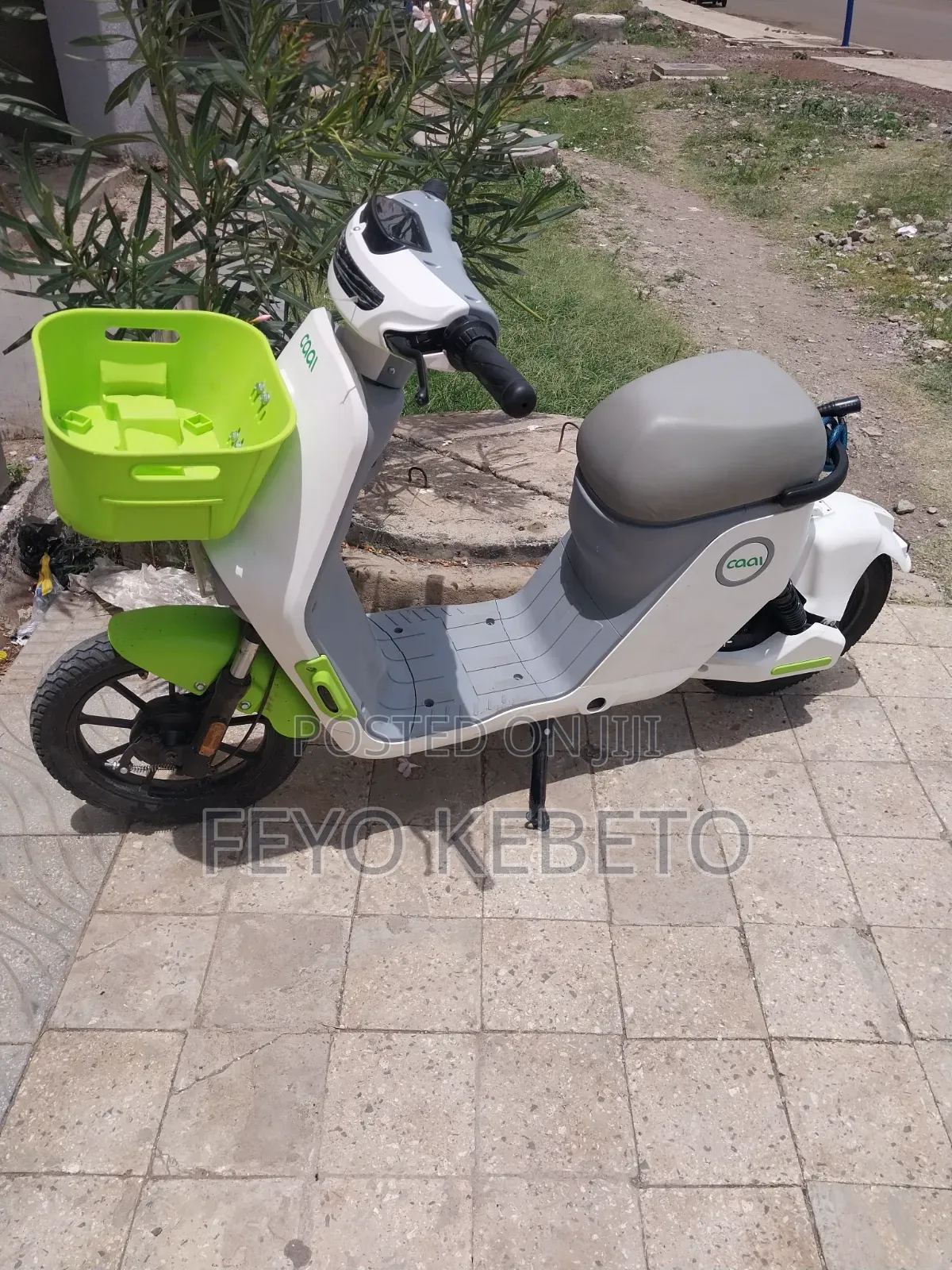 Can-Am 2025 White