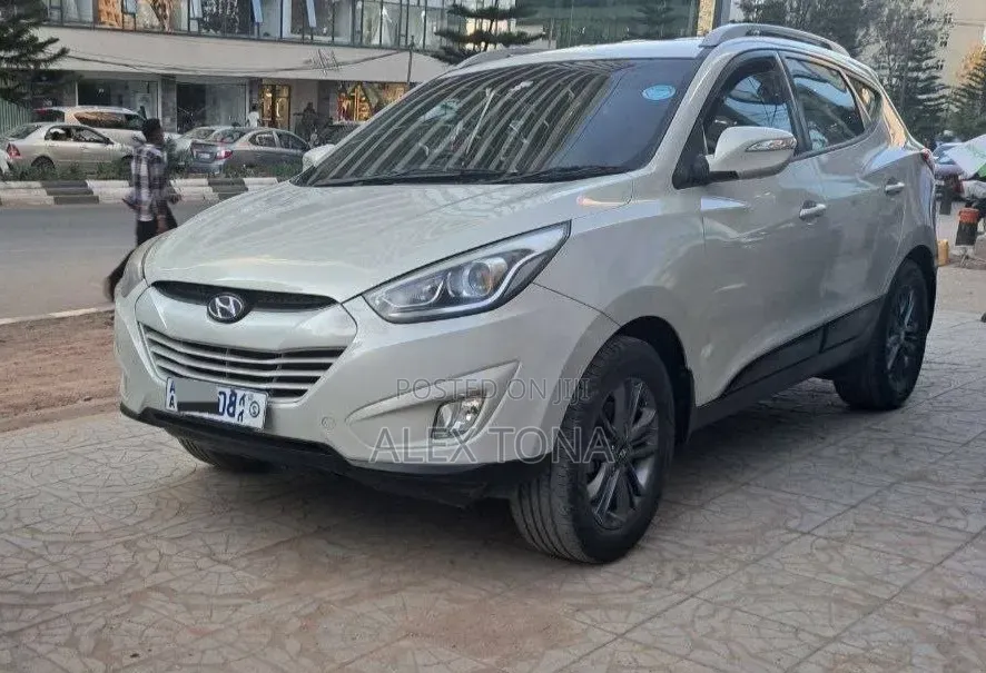 Hyundai Tucson 2015 Silver
