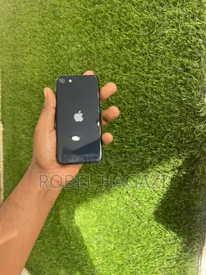 Apple iPhone SE (2022) 64 GB