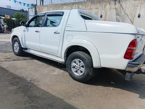 Toyota Hilux 3.0 D-4D 4x4 2013 White
