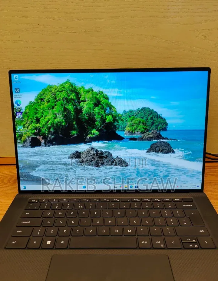 New Laptop Dell Precision 5570 16GB Intel Core i7 SSD 512GB