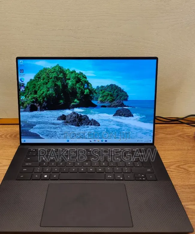 New Laptop Dell Precision 5570 16GB Intel Core i7 SSD 512GB