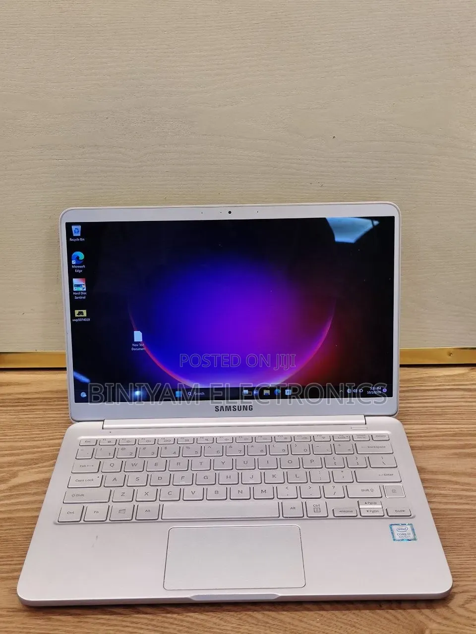 New Laptop Samsung Galaxy Book 2 8GB Intel Core i7 SSD 256GB