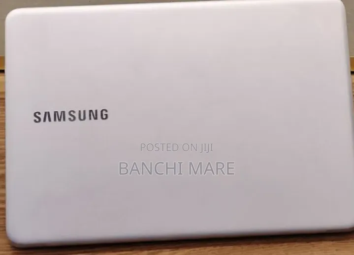 New Laptop Samsung Galaxy Book 2 8GB Intel Core i7 SSD 256GB