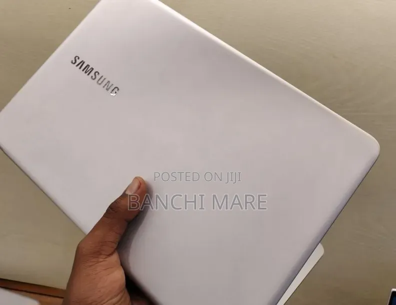 New Laptop Samsung Galaxy Book 2 8GB Intel Core i7 SSD 256GB
