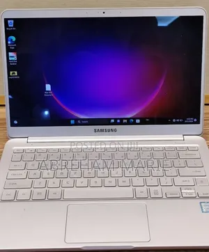 New Laptop Samsung Galaxy Book 2 8GB Intel Core i7 SSD 256GB