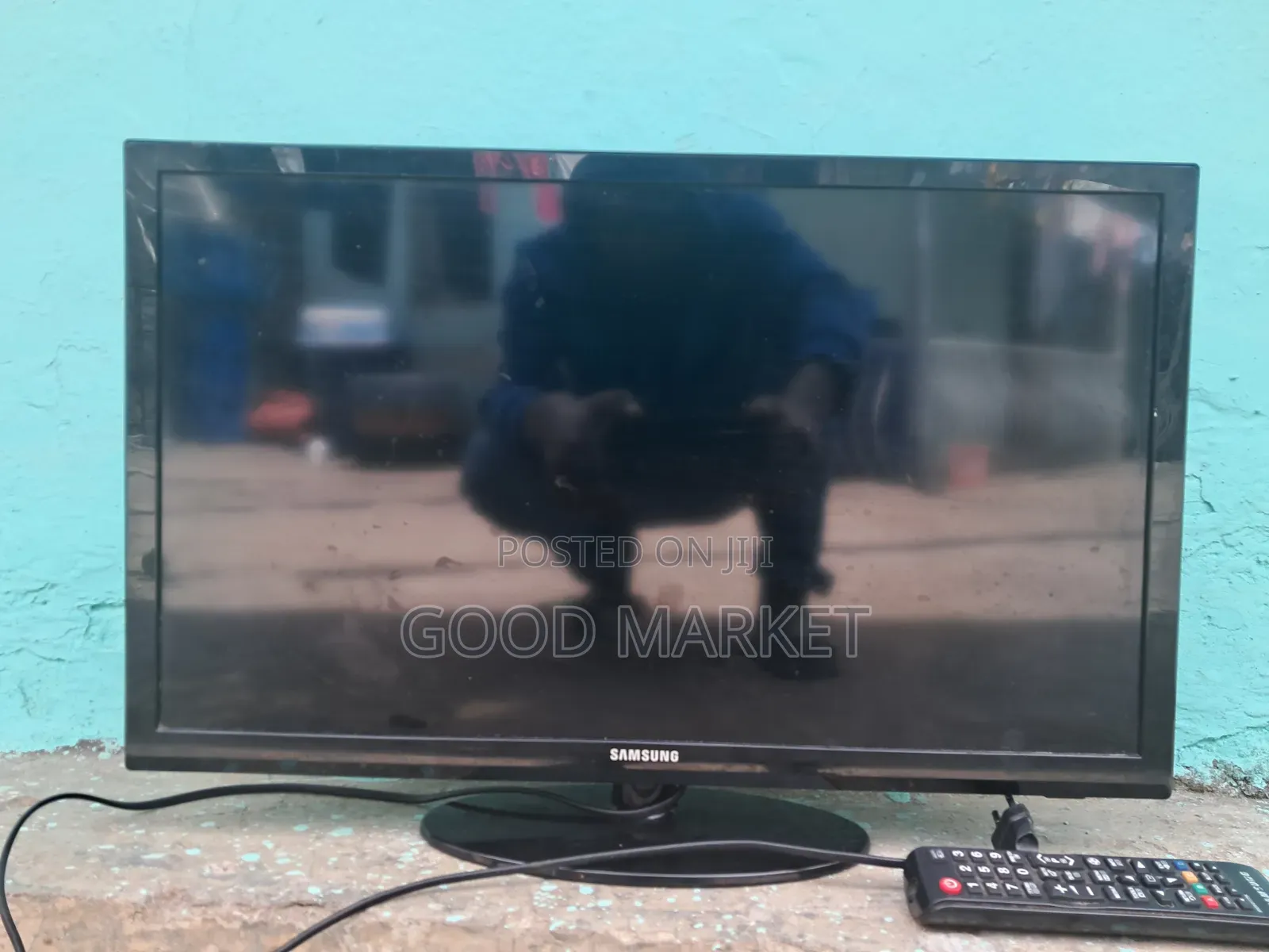 SAMSUNG TV 23" Inch