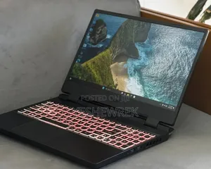 New Laptop Acer Predator Helios Neo 16 16GB Intel Core i5 SSD 512GB
