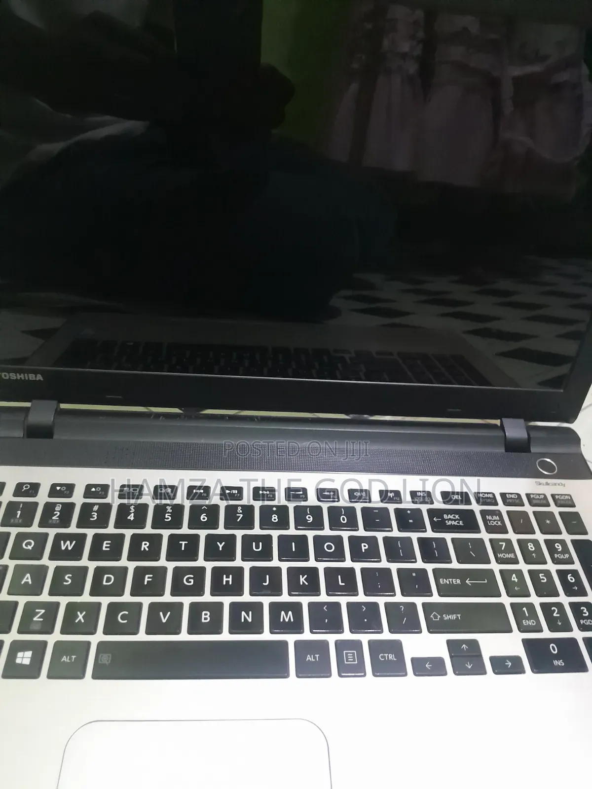 Laptop Toshiba Satellite C850 8GB Intel Core i5 HDD+SSD 1T