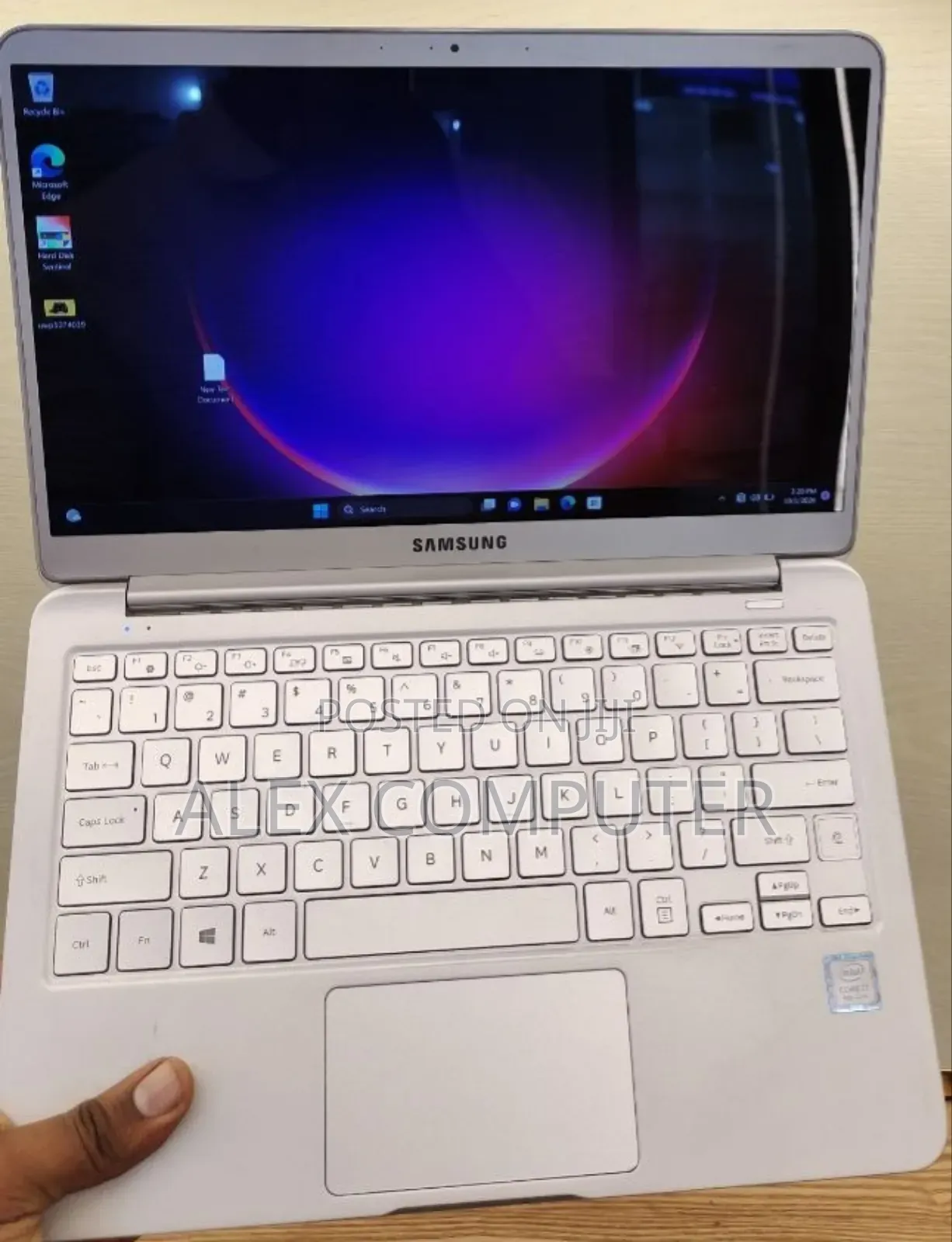 New Laptop Samsung Galaxy Book 2 8GB Intel Core i7 SSD 256GB