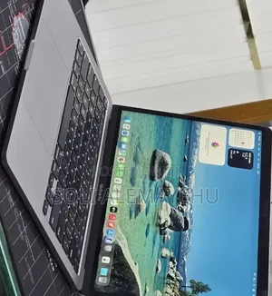 New Laptop Apple MacBook Pro 2022 M2 16GB Apple M2 SSD 256GB