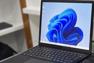 New Laptop Microsoft Surface 16GB Intel Core i7 SSD 512GB