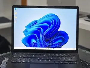 New Laptop Microsoft Surface 16GB Intel Core i7 SSD 512GB