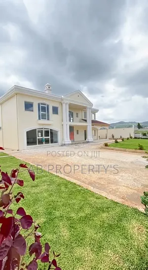 5bdrm Villa in ለገጣፎ Ccd, Yeka for sale