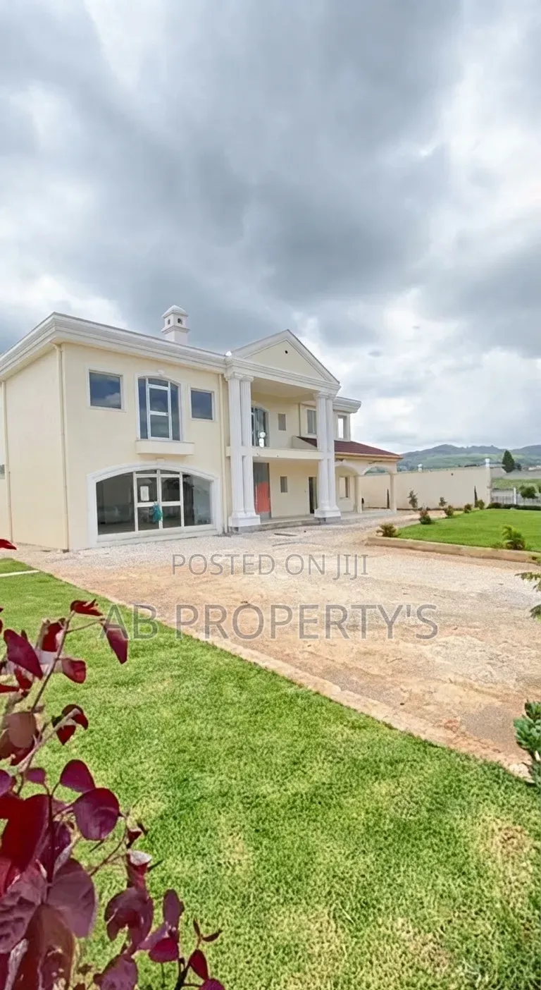 5bdrm Villa in ለገጣፎ Ccd, Yeka for sale