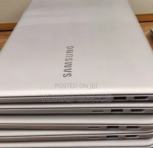 New Laptop Samsung 8GB Intel Core i7 SSD 256GB
