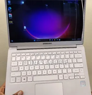 New Laptop Samsung 8GB Intel Core i7 SSD 256GB