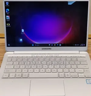 New Laptop Samsung 8GB Intel Core i7 SSD 256GB